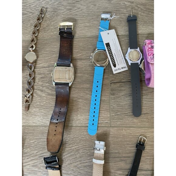 Watch Lot Of 25 Watches Womens Mens For Parts Or Repair Only Not Working AS IS main image 13